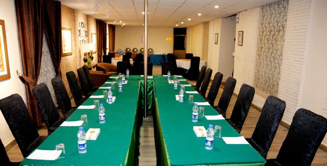 Ambassador Suites & Hotel Ισλαμαμπάντ Εξωτερικό φωτογραφία